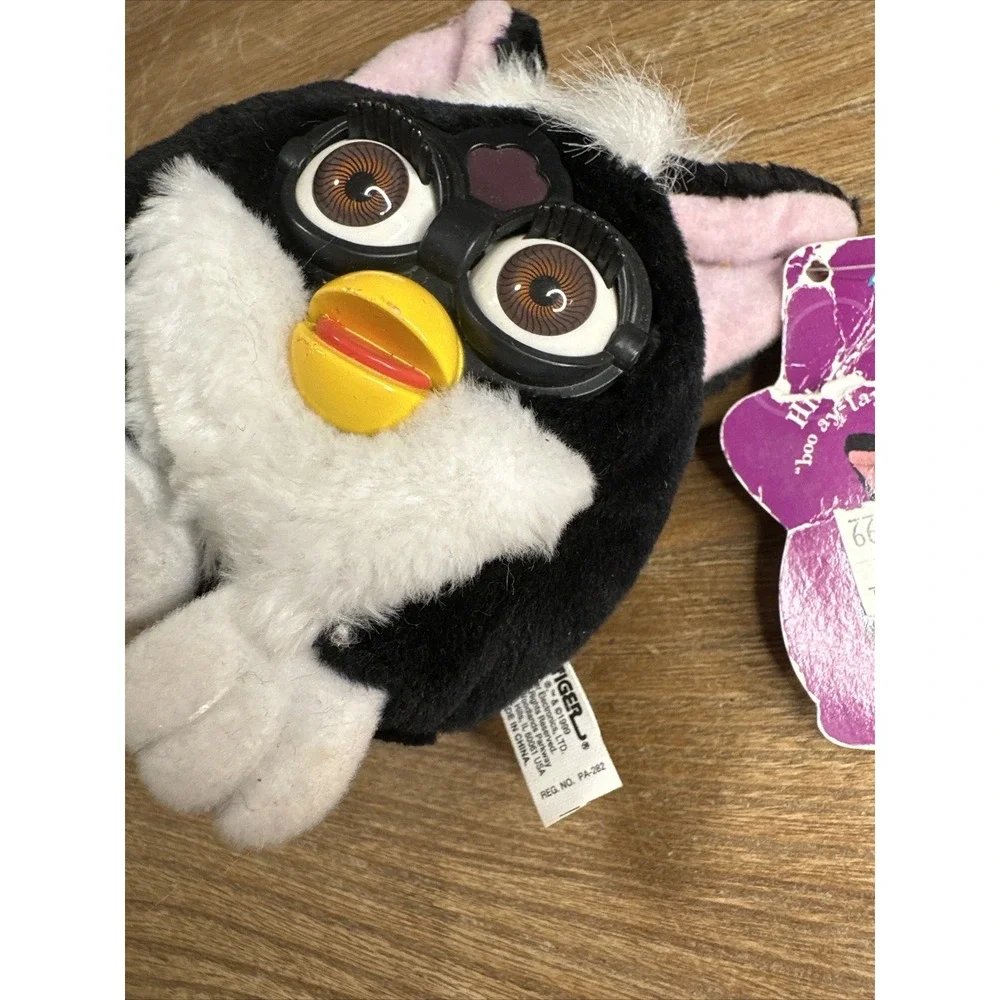 Vintage 1999 Furby Buddies Black‎ White No Hungry Beanbag Plush Tag 70-700 NWT